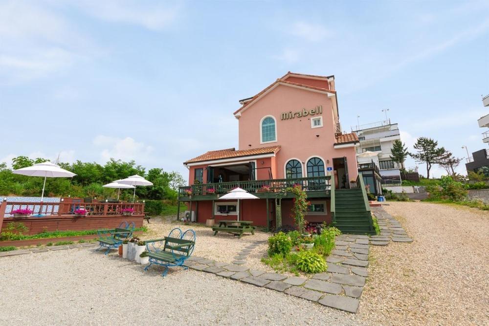 Gangneung Mirabell Spa Pension Eksteriør billede